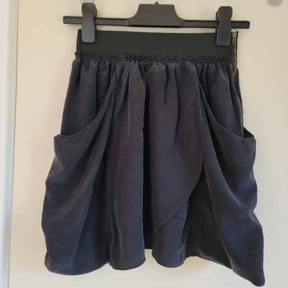 ARITZIA MINI SKIRT - Picture 1 of 4